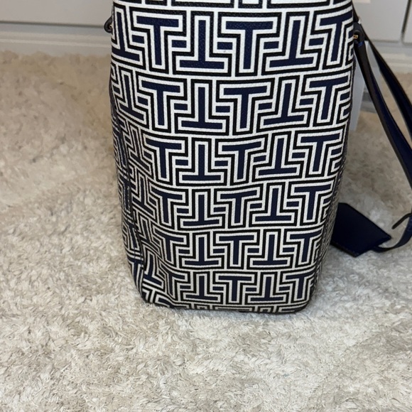 NWT Tory Burch Navy Parker Geo T Small Tote - Picture 3 of 15